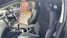 Nissan Qashqai 1.2 DiG-T N-Connecta 5dr Petrol Hatchback